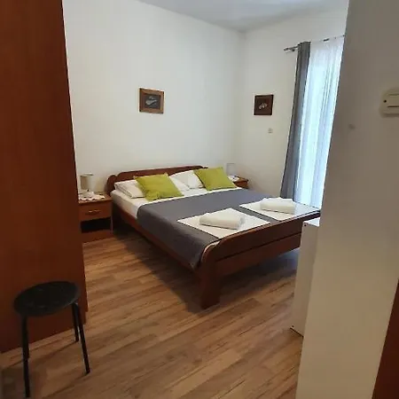 Apartments Jadranka Novalja Exterior photo